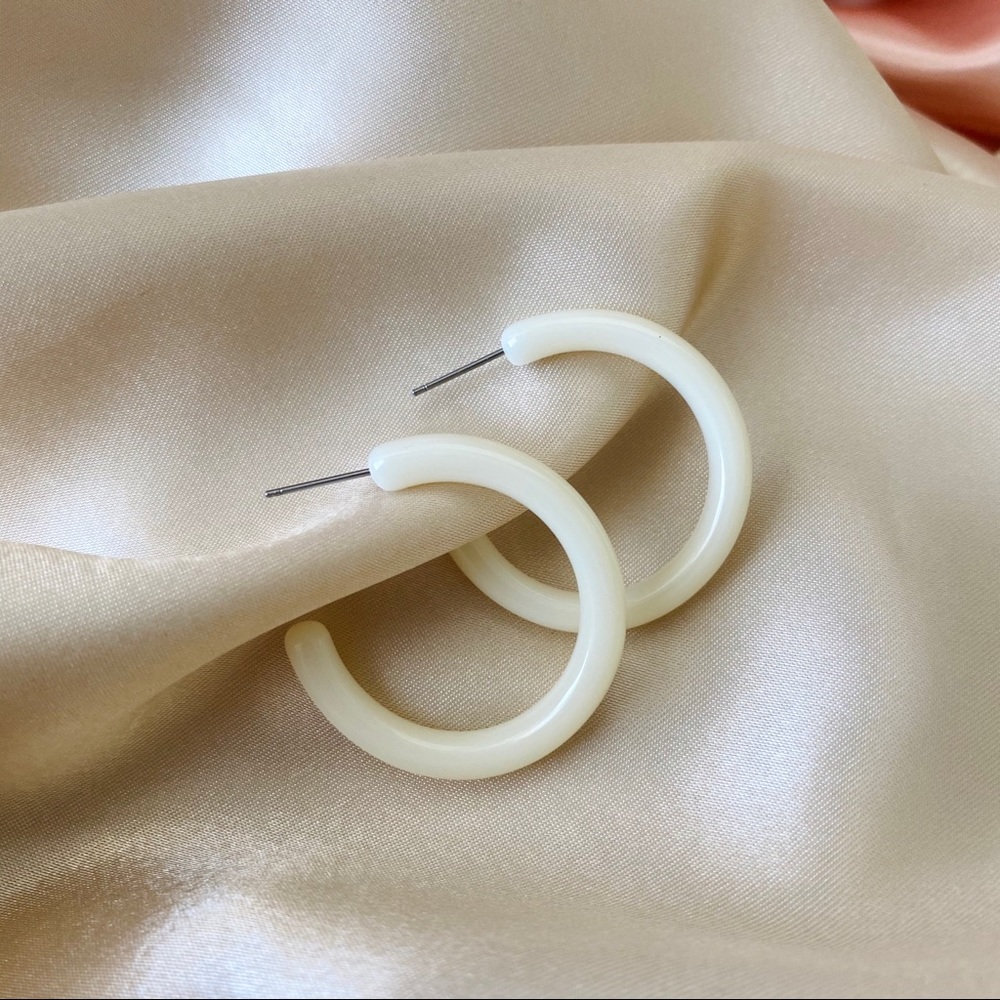 sale!Classic Hoop Earrings Acrylic - Picture 1 of 14